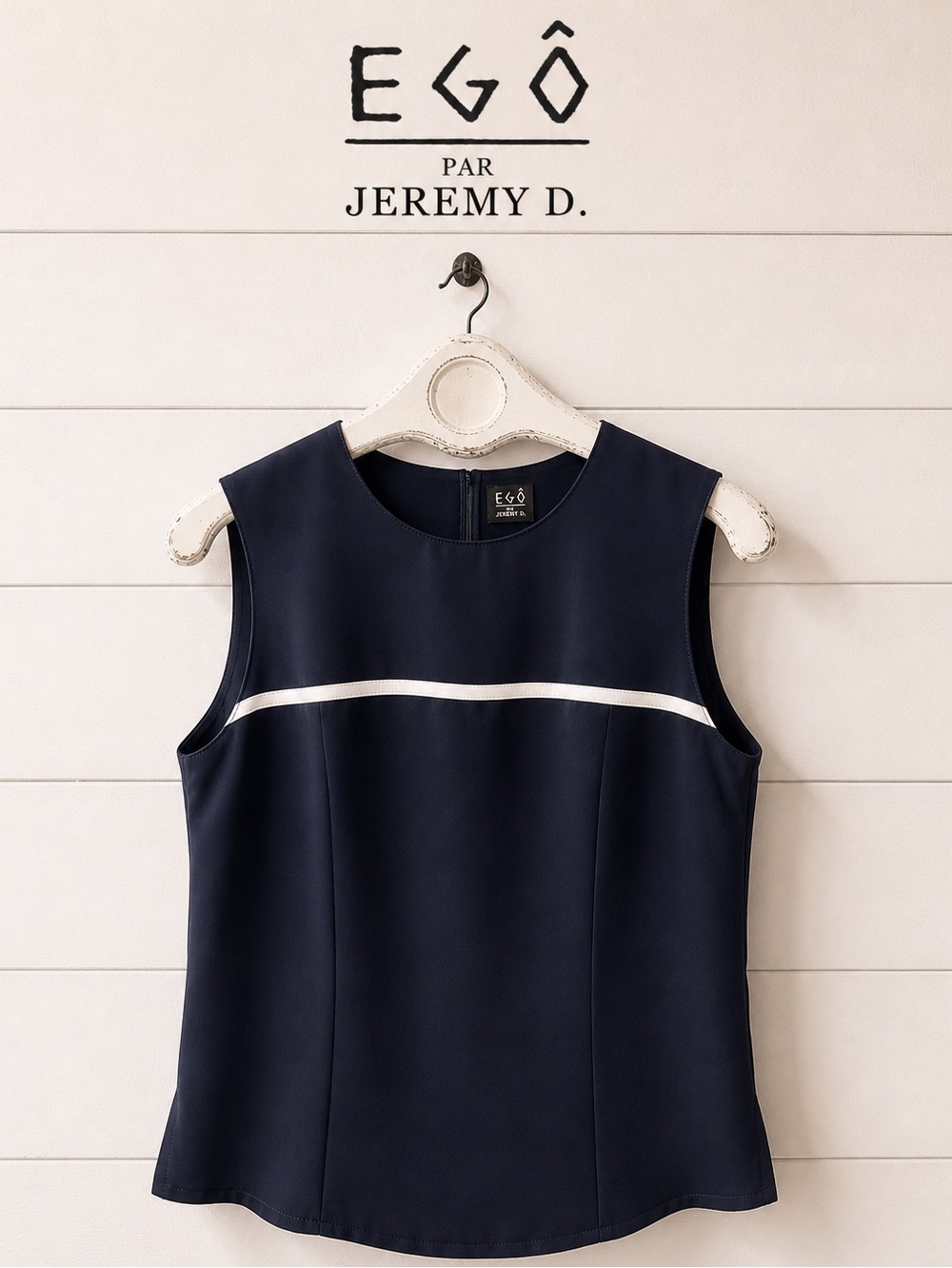 JEREMY D. โ Navy Sleeveless Top with Contrast Trim size 38